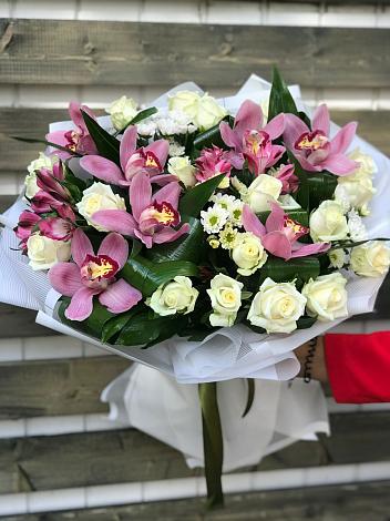 Букет цветов из: Розы и Хризантемы в Журавской