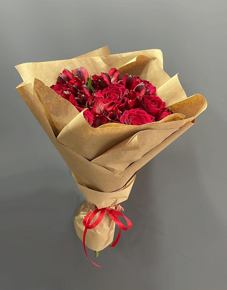 Букет цветов из: Альстромерии и Розы в Журавской