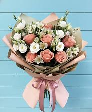 Букет цветов из:  Розы, Альстромерии и Лизиантусы #REPLACE_PRED# Журавской