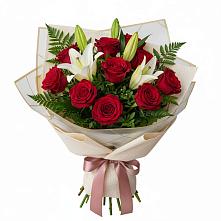 Букет цветов из:  Лилии и Розы в Журавской