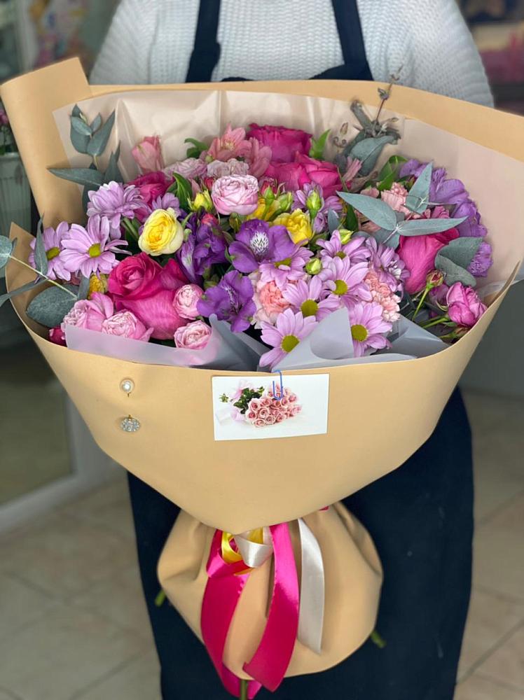 Букет цветов из: Хризантемы, Гвоздики и Альстромерии в Журавской