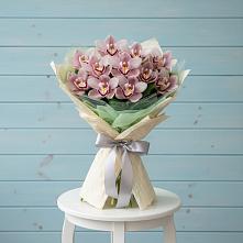 Букет цветов из:  Орхидеи и Розы в Журавской