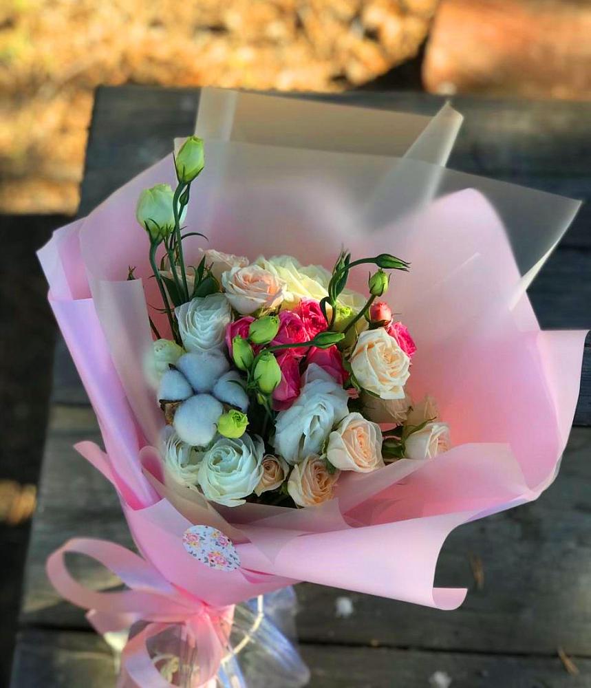 Букет цветов из: Розы и Лизиантусы в Журавской