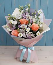 Букет цветов из:  Лизиантусы, Розы, Альстромерии и Гипсофила в Журавской