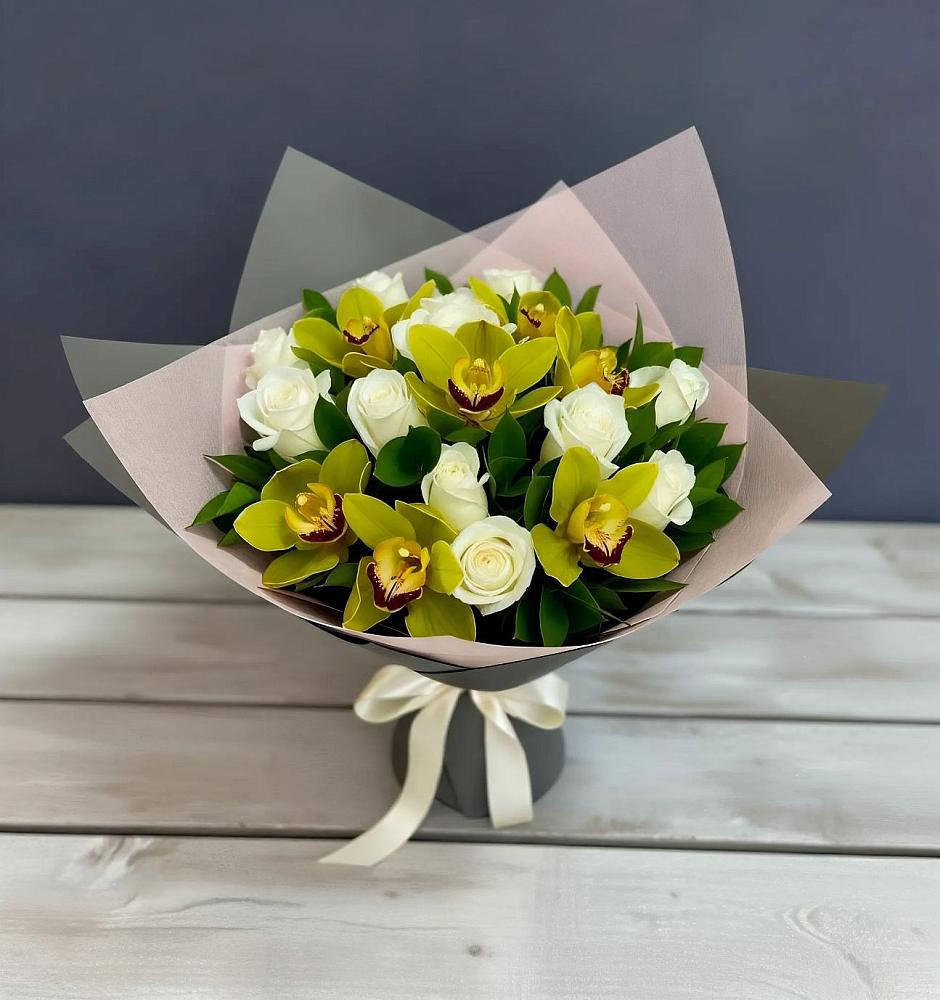 Букет цветов из: Орхидеи и Розы в Журавской