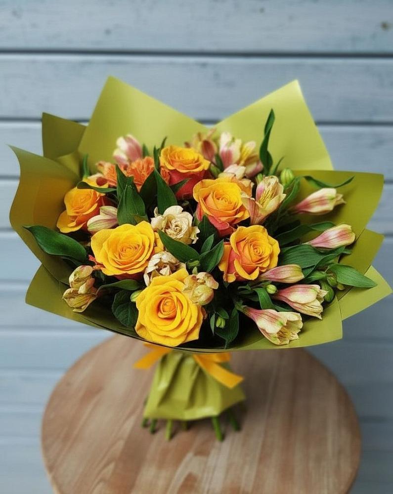 Букет цветов из: Альстромерии и Розы в Журавской