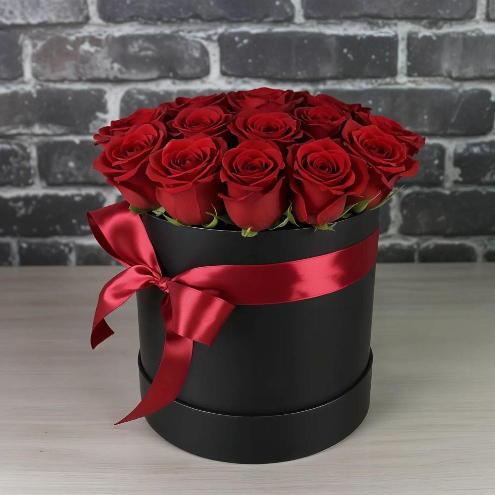 Цветочная композиция из Розы в шляпной коробке в Журавской