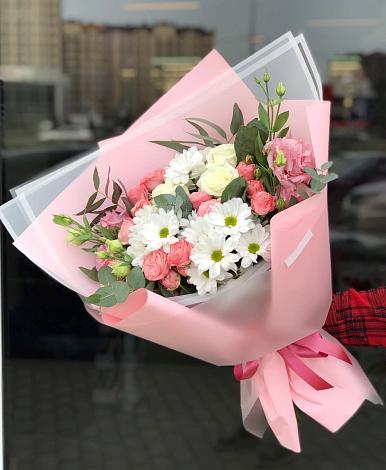 Букет цветов из: Розы, Лизиантусы и Хризантемы в Журавской