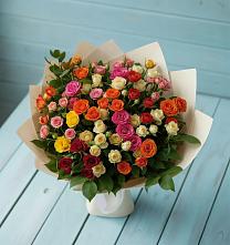 Букет Микс из разноцветных кустовых роз в Журавской