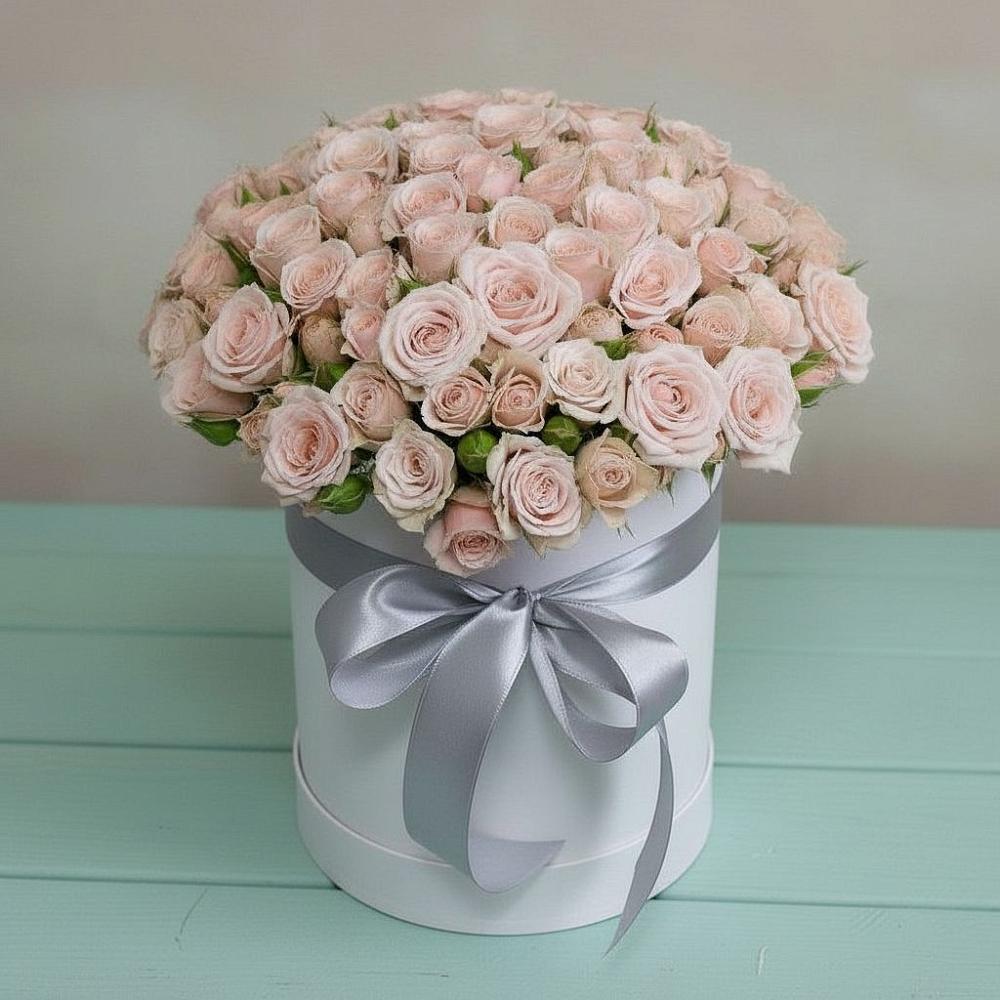 Цветочная композиция из Розы в шляпной коробке в Журавской